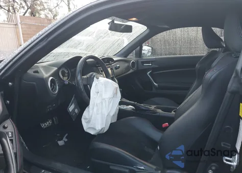 2014 Scion Fr-S Monogram z USA, uszkodzony, nr VIN JF1ZNAA1XE8707899